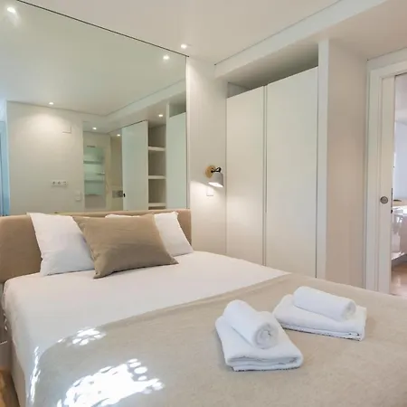 아파트 Lovelystay - Principe Real: Modern And Comfort! *