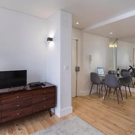 아파트 Lovelystay - Principe Real: Modern And Comfort!