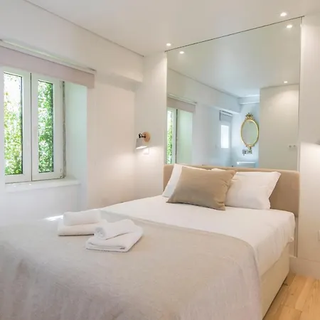 Lovelystay - Principe Real: Modern And Comfort! Lisbon