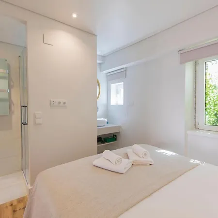 Apartment Lovelystay - Principe Real: Modern And Comfort! Lisbon