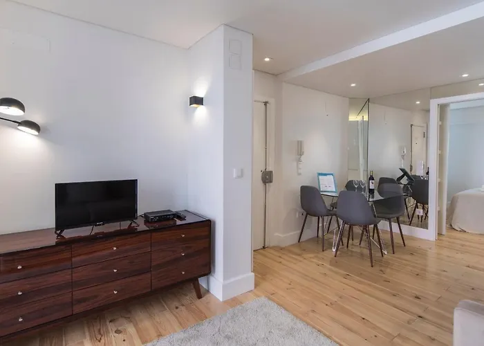 아파트 Lovelystay - Principe Real: Modern And Comfort!