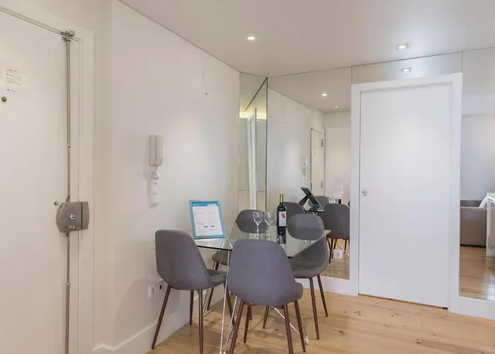 아파트 Lovelystay - Principe Real: Modern And Comfort!