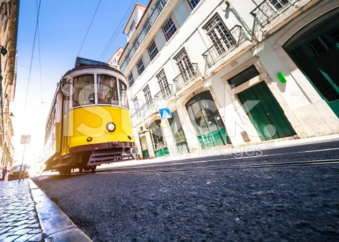 아파트 Lovelystay - Principe Real: Modern And Comfort! 리스본