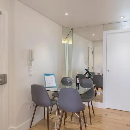 Lejlighed Lovelystay - Principe Real: Modern And Comfort!